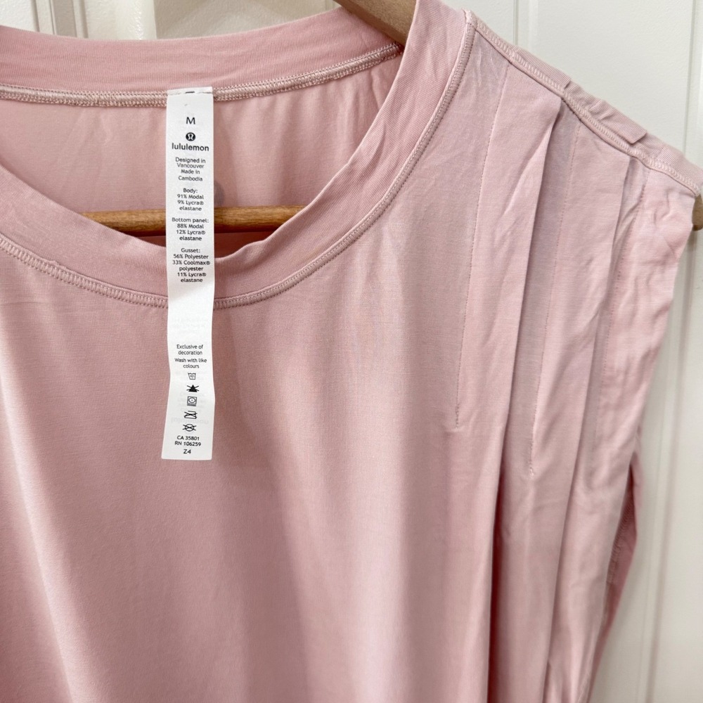 Lululemon Muscle Tank Bodysuit Size M Pink Pleated Shoulder Sleeveless - Picture 3 of 6